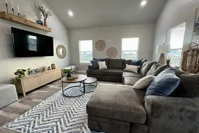 Image de Beach House/Private Pool/2-Min to Beach