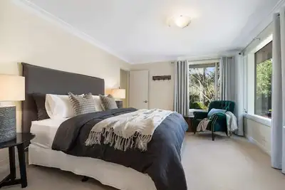 Image de Sandhurst - Stunning Retreat - Pool & Tennis Court