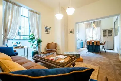 Image de Vintage Chic Apt 3 Minutes From The Beach