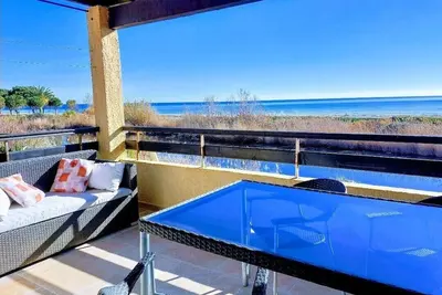 Image de Magnifique appartement avec sa terrasse vue sur mer