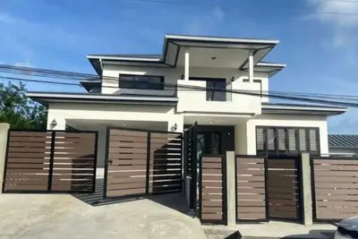 Image de Mercedes Place Family Style Modern Suite