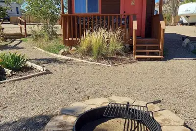 Image de Cabin 3 - The-Hole-in-the-Rock - Dry Camping Cabin