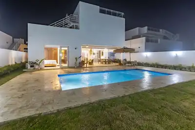 Amazing Brand New Modern Villa
