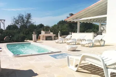 Image de Classic Ostuni Villa | 4 Bedrooms | Villa Ganimede | Short Drive to Beach & Centre | Puglia