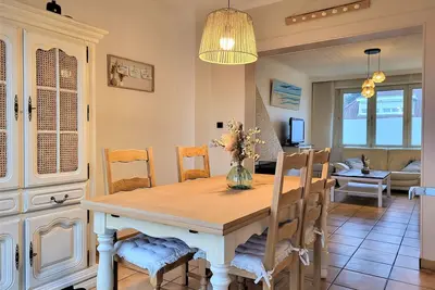 Image de La maison bleue - maison avec jardin Ă 250m de la plage