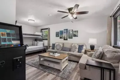 Image de Whispering Pines-Cabin near Sdc