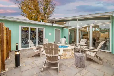 Evermore Lbk: Open & Bright Home + Amazing Firepit!