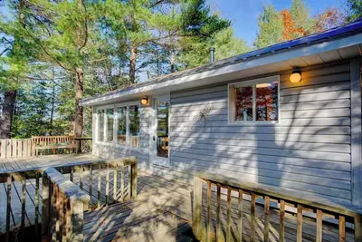 Image de Recently Reno'd Cottage At Pristine Big Gull Lake!