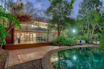 Image de Modern Queenslander- sauna, spa and pool in the heart of Brisbane next to forest