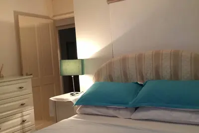 Image de Flat located in zone 2 with easy access to Oval and Vauxhall Station.