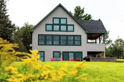 Image de 30 Hilltop - Brand new custom built home with views of Rangeley Lake