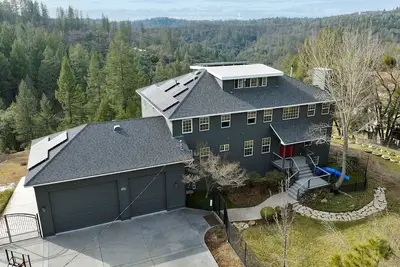 Image de Bear River Retreat - A Net Zero Estate