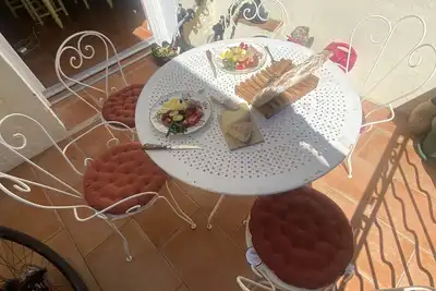 Image de Maison du Xvii dans un village authentique provençal.