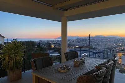 Exclusive 4 bedroom villa on the hills of Cannes!
