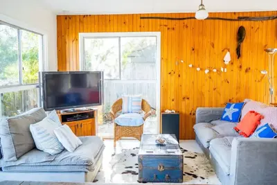 Image de Bre001 · Blissful Blue: Charming Beach Shack in Breamlea