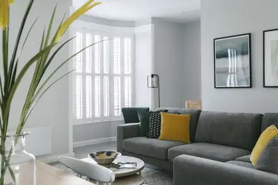 Superior deluxe 2 bedroom apartment