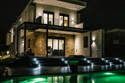 Image de New Build Luxury Villa in a very touristic and private accommodation.