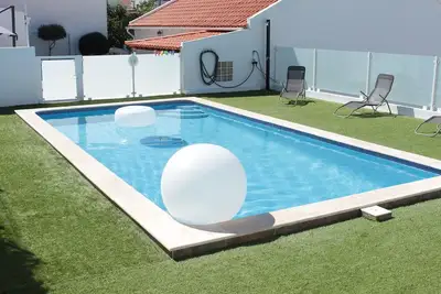 Beautiful Holidays Home In Caparica