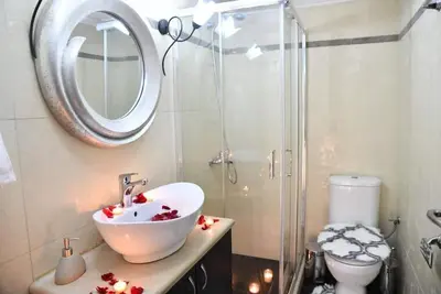 Kleopatra Deluxe Apartment with Jacuzzi