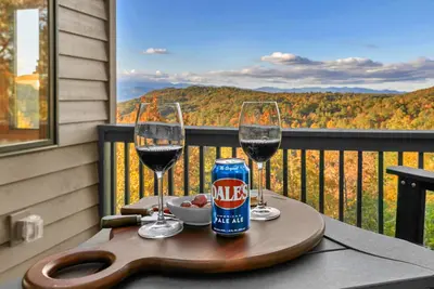 Image de Connestee Falls Amazing Mountain Views Sauna Hot Tub Peloton Sleeps 12