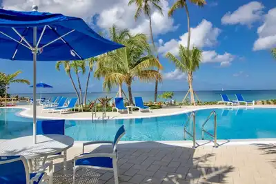 Image de Tropical Paradise: 1br Suite @ Limetree Resort