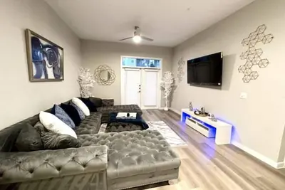 Image de Luxury Downtown Suite