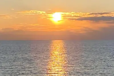 Image de Lake Michigan beachfront - fantastic view of Lake Michigan - short walk to beach
