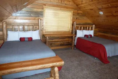 Image de Cozy 1-Bedroom Loft Cabin in enchanting Alpine with WiFi, Ac