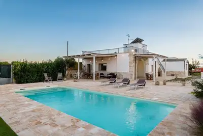 Image de Splendid Puglia Villa | 3 Bedrooms | Villa Sara | Great Pool Area | Short Drive to Martina Franca
