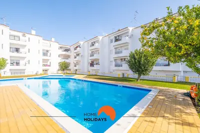 Image de #112 Oura Flat by Home Holidays