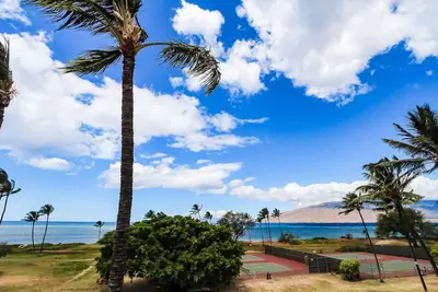 Image de Beach Front Resort in Maui 3/2. 5