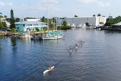 Image de The Fish House In Historic Port Salerno - Rv & Boat Trailer Parking Available!