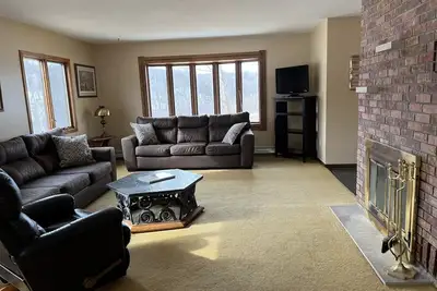 Image de Farmhouse on winery property for 10 guests