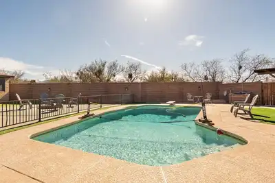 Image de *New* Beautiful Private Desert Retreat! Gorgeous! Hot Tub and Pool!