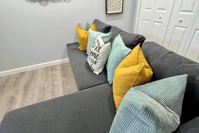 Image de Lovely 1-Bedroom Apartment with Free Parking