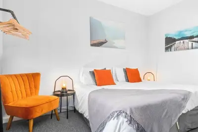 Image de Modern 2 bedroom apartment with shower room