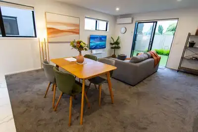 Image de St Albans 2 bed townhouse with park