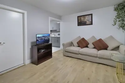 Image de Family sized Beautiful 2-bed suite- Close to major attractions