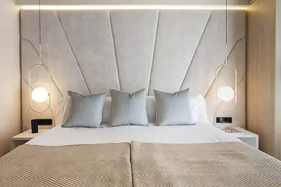 Affordability Meets Comfort! Enjoy Spectular View of Palma, Spacious Room
