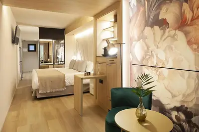 Travel Destination! Extremely Well Designed Facility! Room w/ Fantastic View