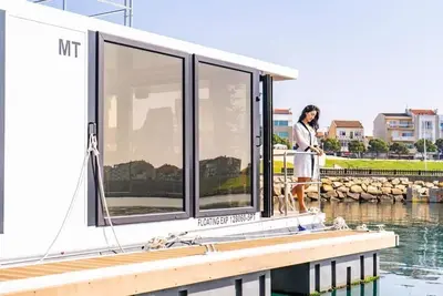 Image de Floating House in a private marina 25 min from Porto