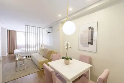 Image de *Instaworthy* Stylish Designer Apt | Braga Center