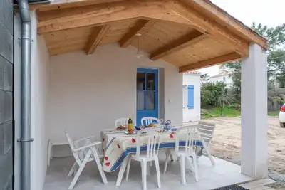 Image de À moins de 500m de la plage, 2 adultes - 3 enfants