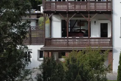 Image de Sonnige Ferienwohnung -100qm - im 1. Obergeschoss der Villa Walhall in einem parkähnlichen Garten