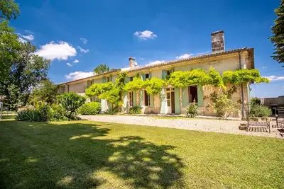 Image de Très belle maison de charme avec grande piscine chauffée proche de Saint-Emilion