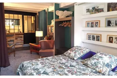 Image de Gîte l'Atelier with \"Artist'au chat\"