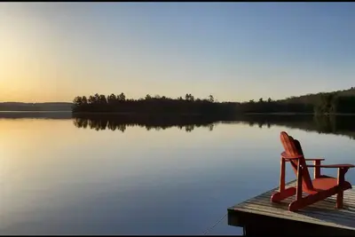 Image de Executive Lake Front Cottage with Hot tub