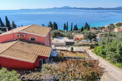 Image de Maison de vacances 'Villa Marina' avec terrasse privée, Wi-Fi et climatisation.