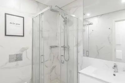 Image de Designer Art-Inspired Brand New Home *São Vicente*