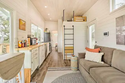 Image de Updated Texas Tiny Home Rental on Lake Travis